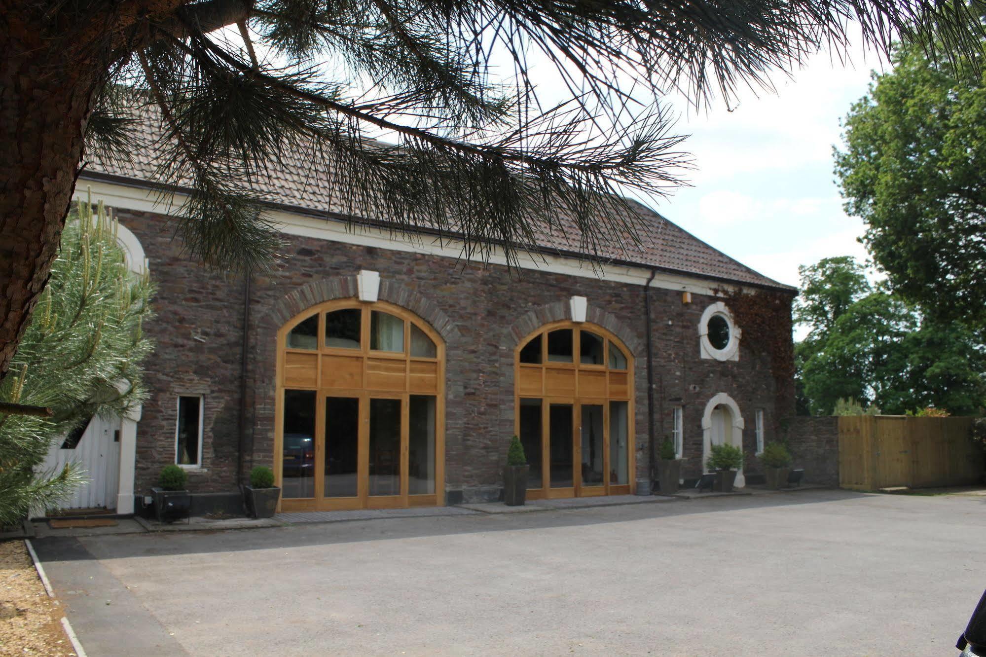 The Coach House 3* Winterbourne